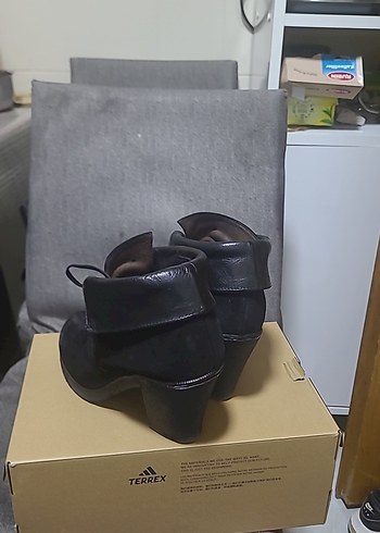 Siyah hakiki Süet Dolgu Topuklu Kadın Bot - Görsel 3