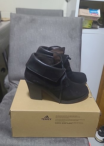 Siyah hakiki Süet Dolgu Topuklu Kadın Bot - Görsel 2