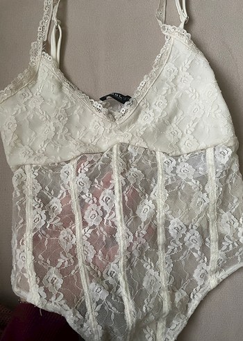 Dantel Detaylı Beyaz Straplez Bustiyer - Görsel 3