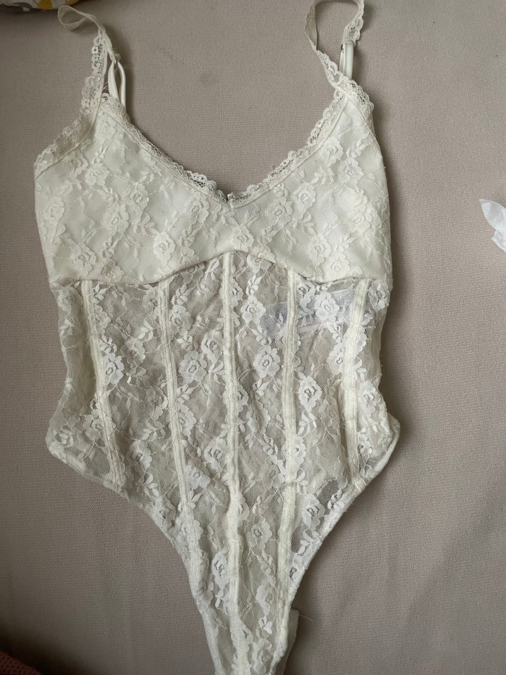 Dantel Detaylı Beyaz Straplez Bustiyer - Görsel 2