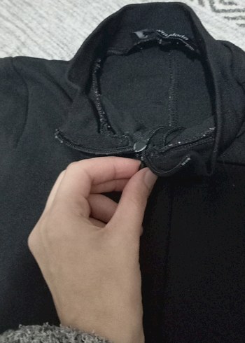 Siyah Yüksek Yakalı Kısa Kollu Kadın Tulum - Görsel 3