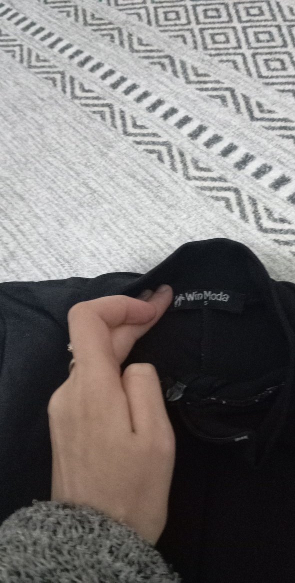 Siyah Yüksek Yakalı Kısa Kollu Kadın Tulum - Görsel 2