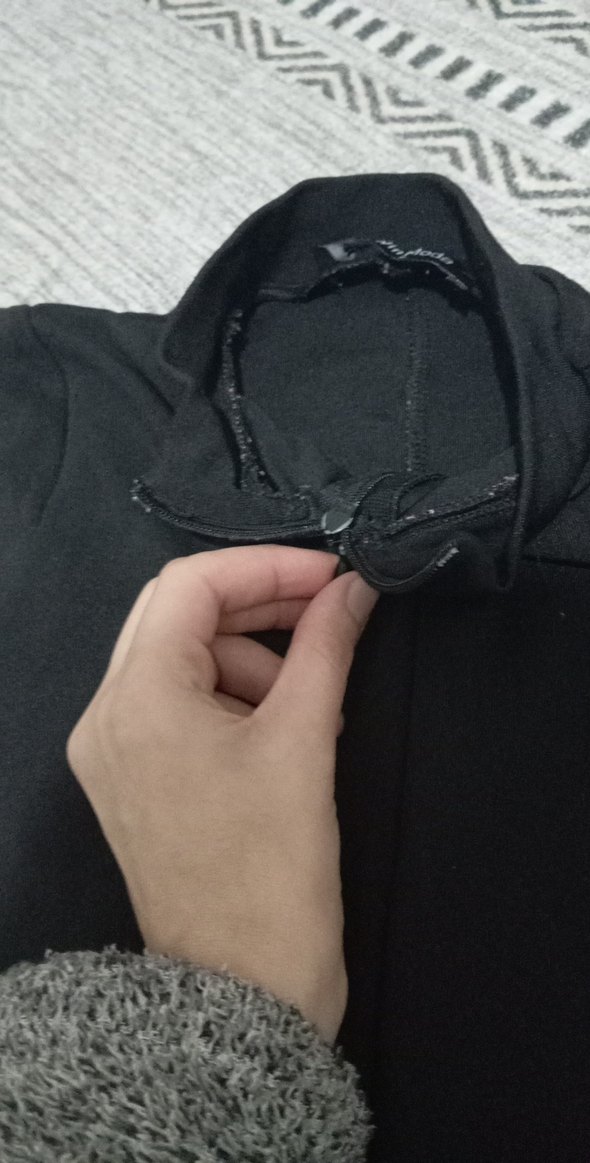 Siyah Yüksek Yakalı Kısa Kollu Kadın Tulum - Görsel 3