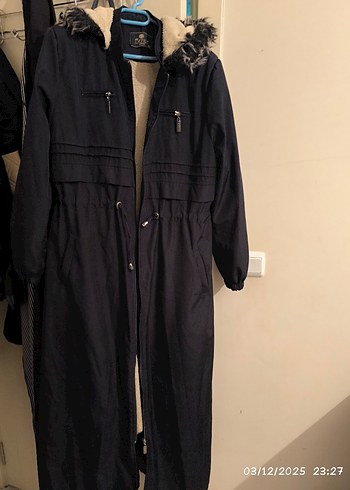 Kürklü lacivert Uzun Kadın parka - Görsel 2