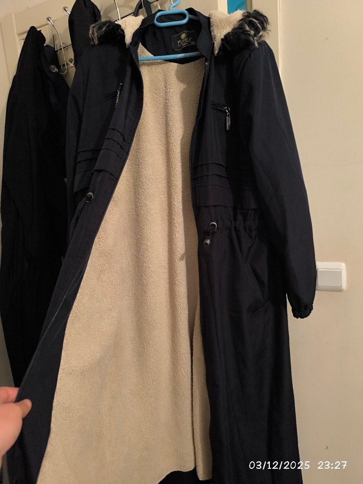 Kürklü lacivert Uzun Kadın parka - Görsel 4