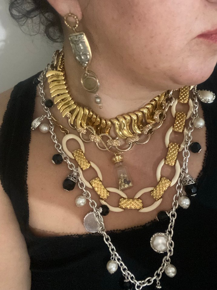 Parlak Altın Zincir Detaylı Kadın Bileklik - Görsel 2