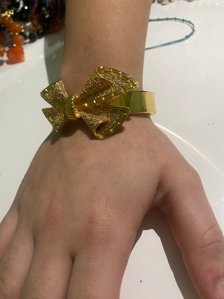 Altın Renkli Fiyonk Detaylı Kadın El Zinciri - Görsel 3