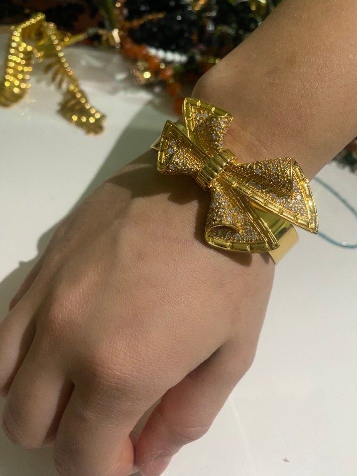 Altın Renkli Fiyonk Detaylı Kadın El Zinciri - Görsel 2