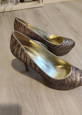 Nine West İnce Topuklu Parlak Ayakkabı - Görsel 3