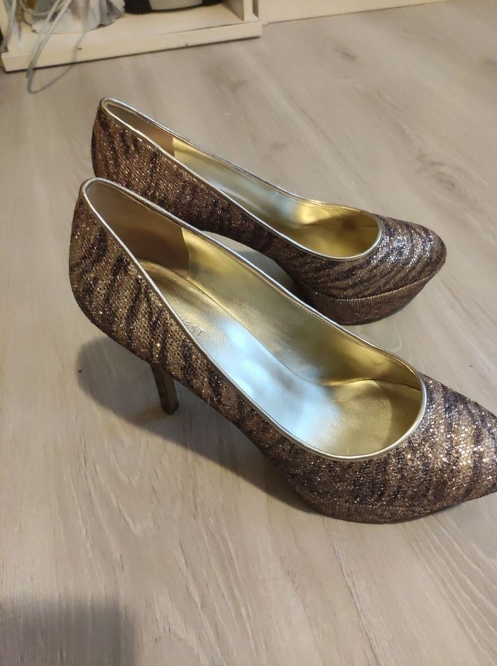 Nine West İnce Topuklu Parlak Ayakkabı - Görsel 3