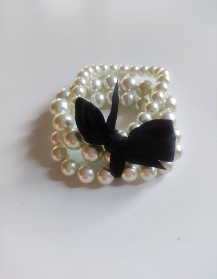 Claire's marka 3 sıra inci bileklik - Görsel 2