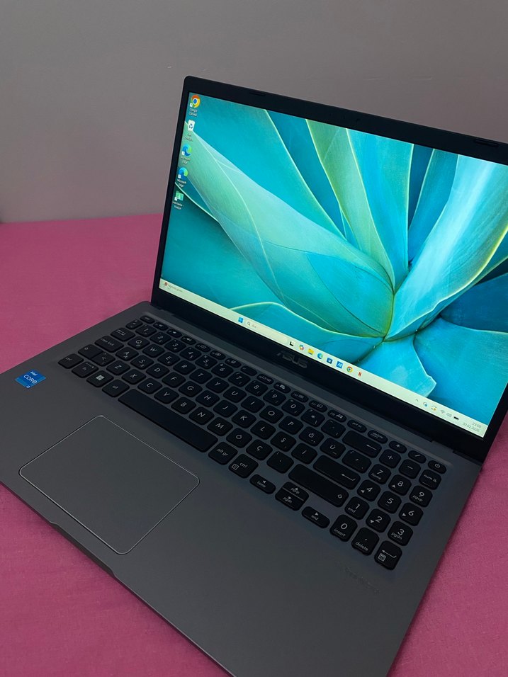 Gri ASUS Dizüstü Bilgisayar - Görsel 2