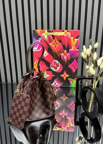 Klasik Şıklık Siyah Deri Kadın Çanta - Görsel 6