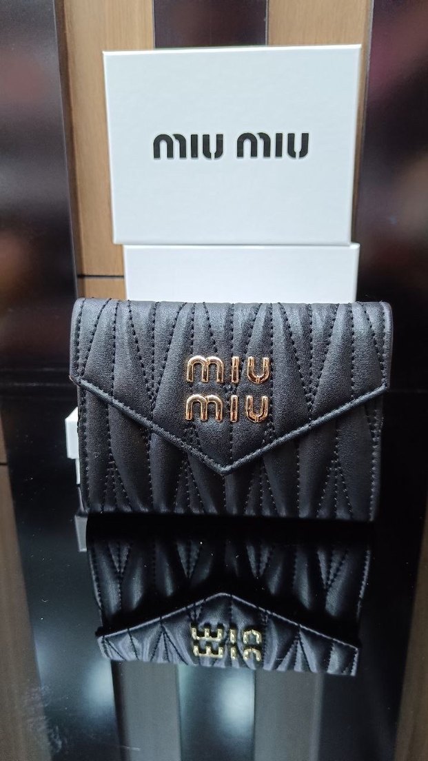 Miu Miu Çok Renkli Kadın Deri Portföy Cüzdan - Görsel 5