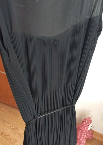 Siyah Piliseli Uzun Kadın Elbise - Görsel 3