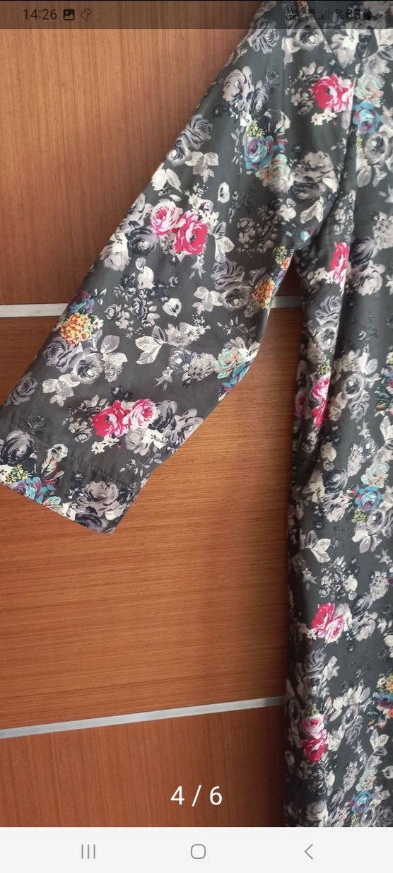 Gri Çiçek Desenli 3/4  Kollu Midi Elbise - Görsel 3