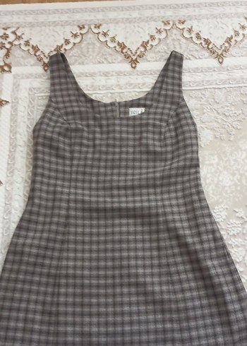 Gri Kareli Midi Kolsuz Elbise - Görsel 4