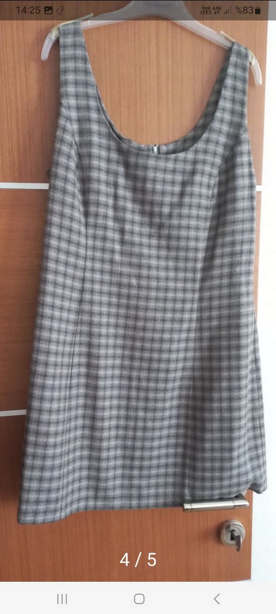 Gri Kareli Midi Kolsuz Elbise - Görsel 2