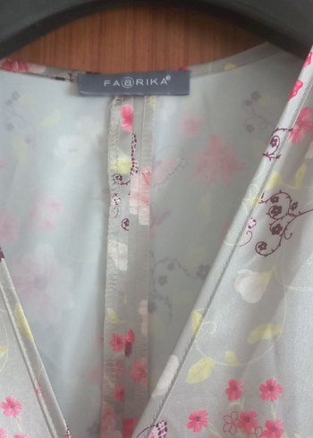 Çiçek Desenli kolsuz omuz bağcıklı üst beden kurvaze elbise - Görsel 4