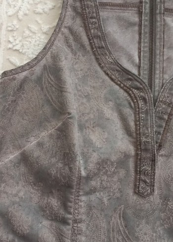 kahve V Yaka kendiden desenli elbise - Görsel 3