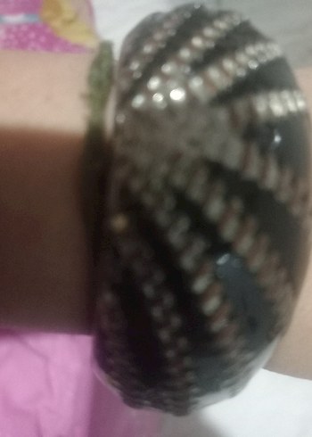 Parlak Siyah Yılan Desenli Kadın Bileklik - Görsel 4