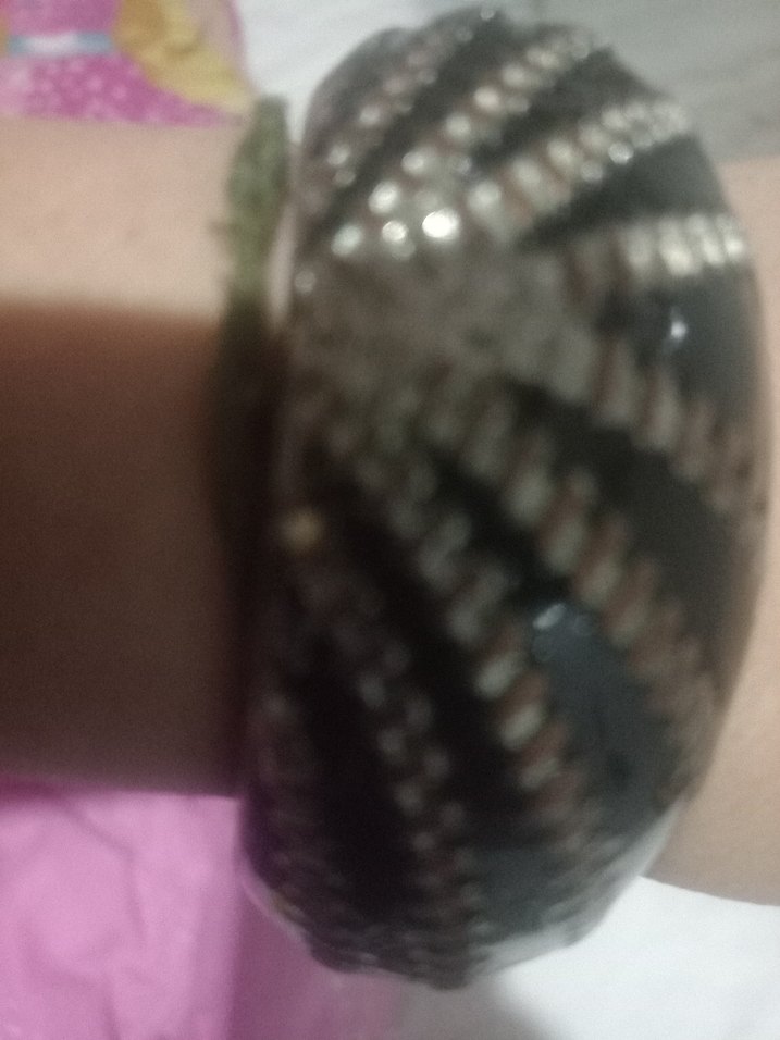 Parlak Siyah Yılan Desenli Kadın Bileklik - Görsel 4