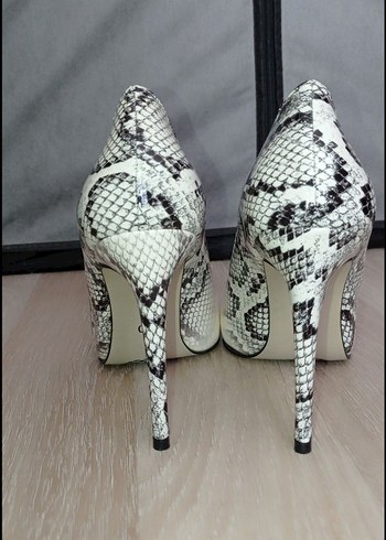 Beyaz Yılan Desenli Stiletto - Görsel 5