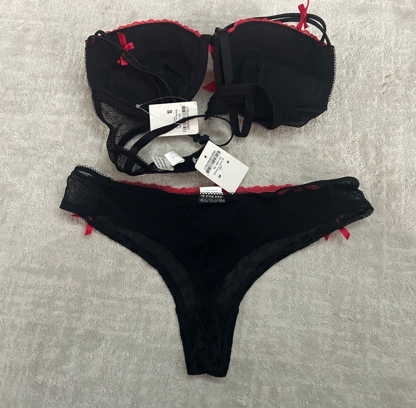 Kırmızı Detaylı Siyah Gotik Sütyen Takımı - Görsel 2