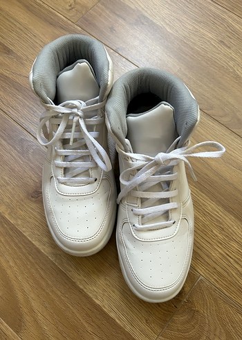 Beyaz Bağcıklı Kadın Spor Ayakkabı - Görsel 3