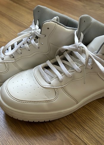 Beyaz Bağcıklı Kadın Spor Ayakkabı - Görsel 4