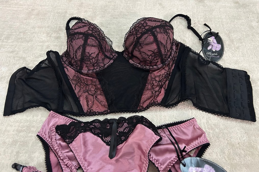 Nakışlı Pembe Gotik Büstiyer ve Külot Takımı - Görsel 3