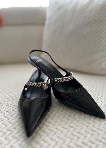Zincir Detaylı Siyah Stiletto Kadın Ayakkabı - Görsel 3