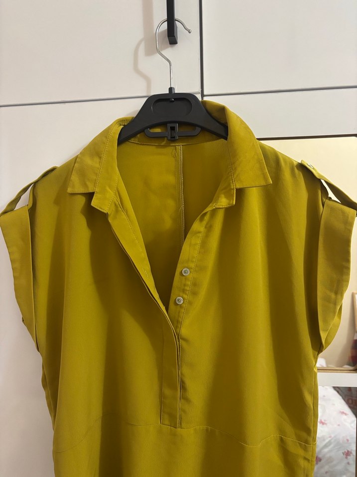 Sarı Düğmeli Kadın Elbise - Görsel 2