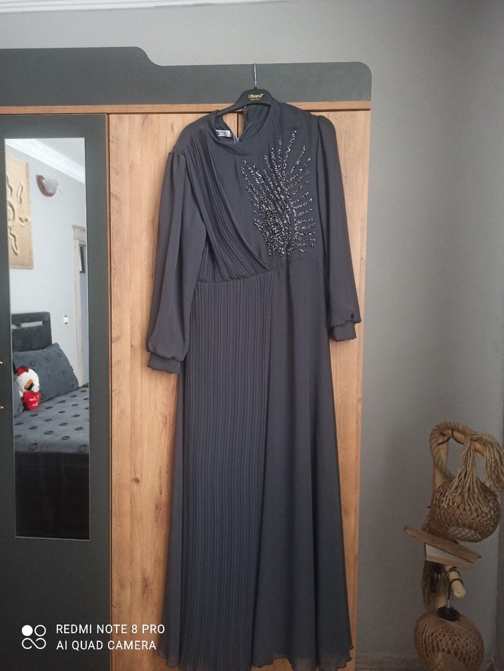 Gri Piliseli Uzun Abiye Elbise - Görsel 2