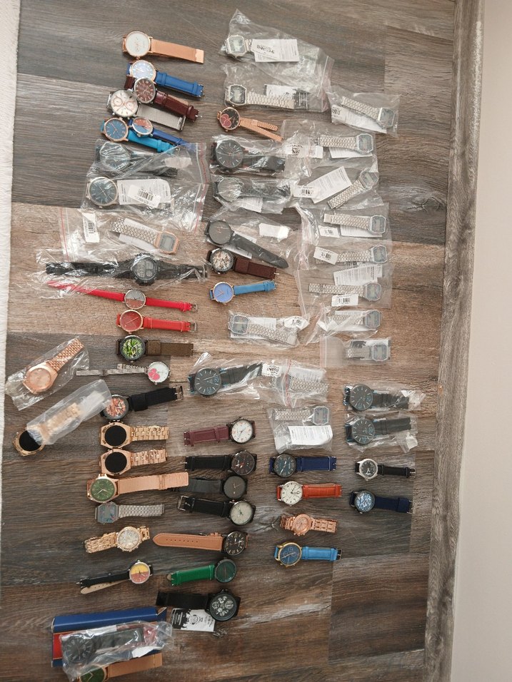 Kadın/ Erkek karışık saatler polo marka ve David clark markadır. - Görsel 2