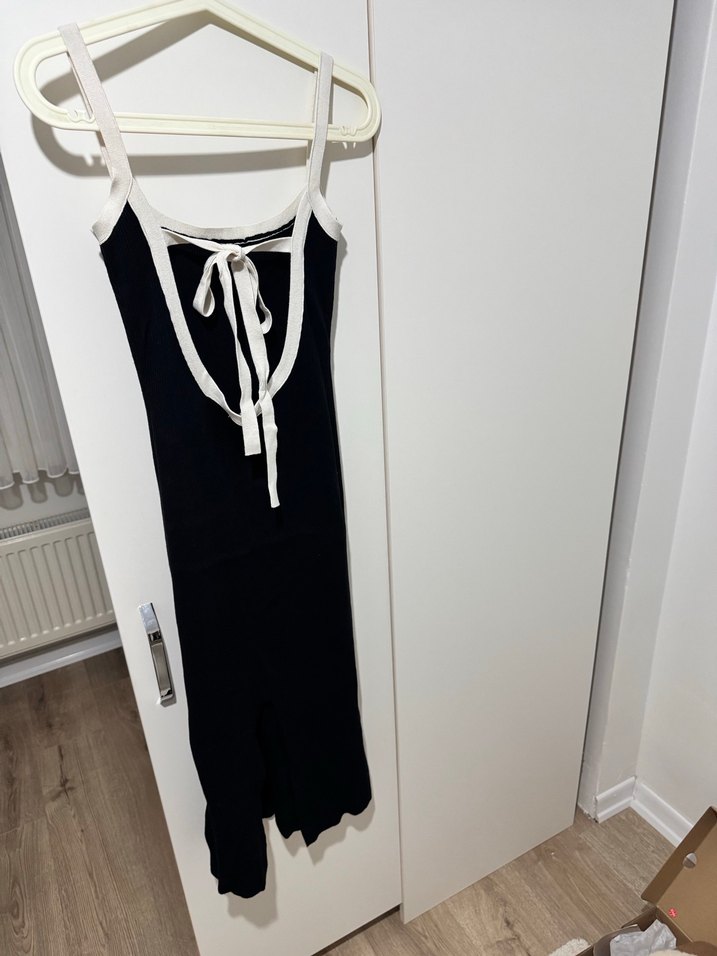 Siyah Askılı Midi Elbise - Görsel 4