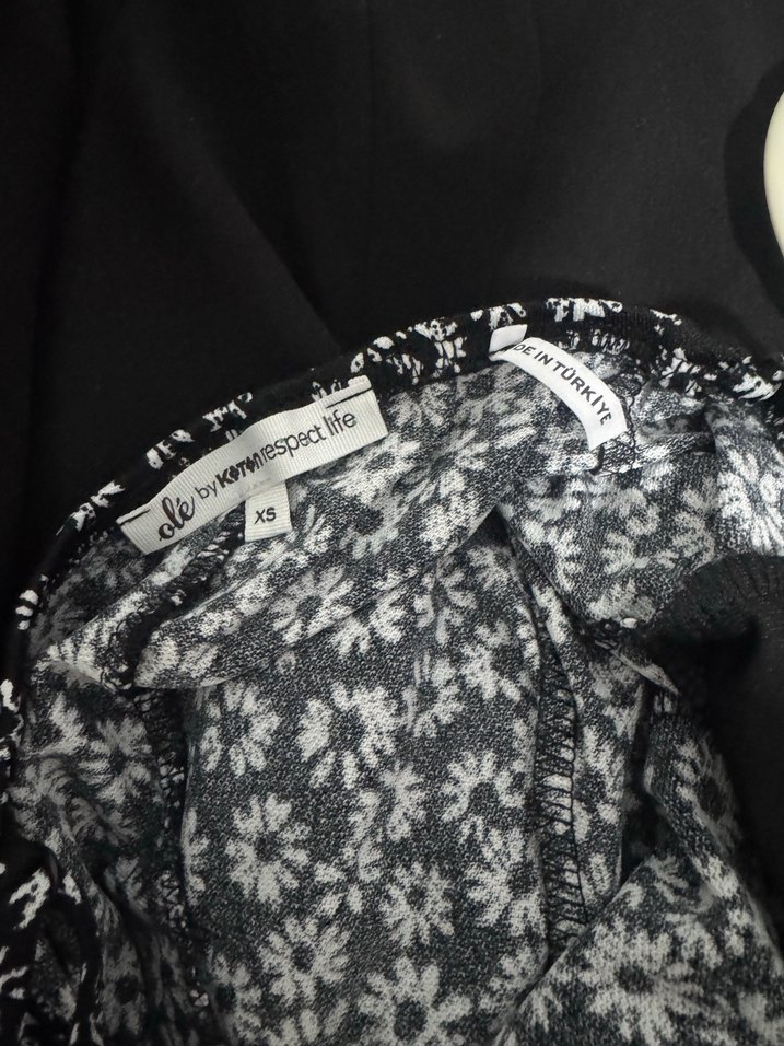 Siyah çiçekli elbise - Görsel 4