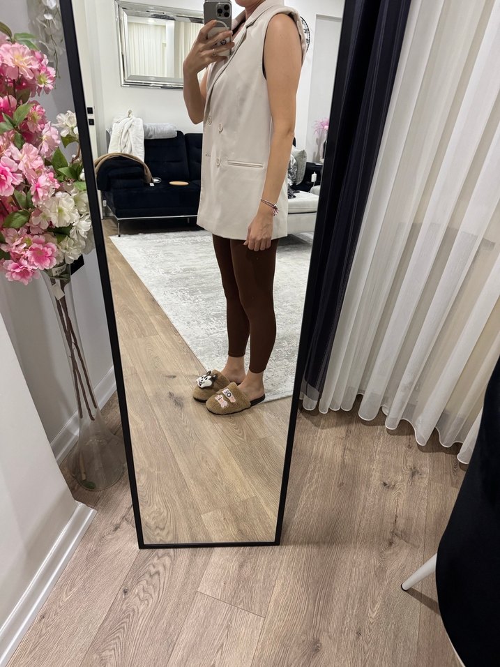 Düğmeli Bej Deri Kolsuz Midi ceket - Görsel 2