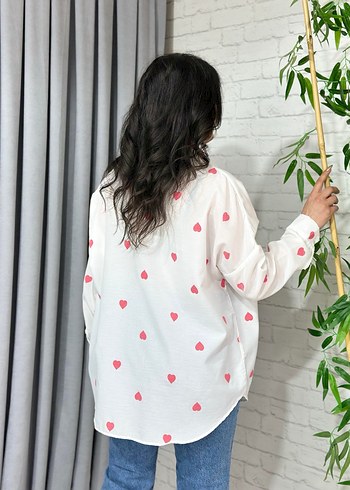 Kadın Beyaz Kalp Desenli Düğmeli Gömlek - Görsel 2