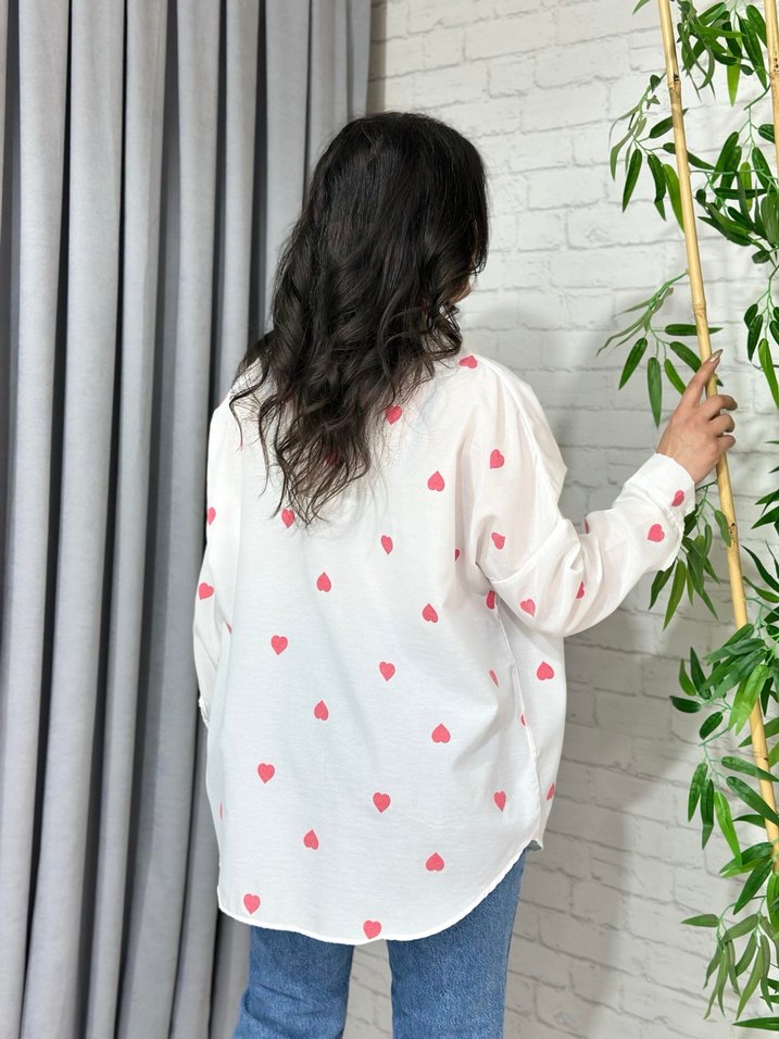 Kadın Beyaz Kalp Desenli Düğmeli Gömlek - Görsel 2