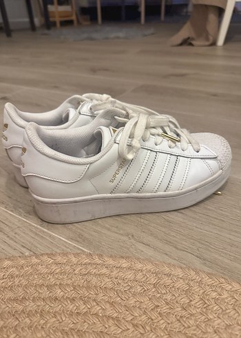 adidas gazelle silver green womens adidas Originals Women Superstar Bold White FV3334, 8.5