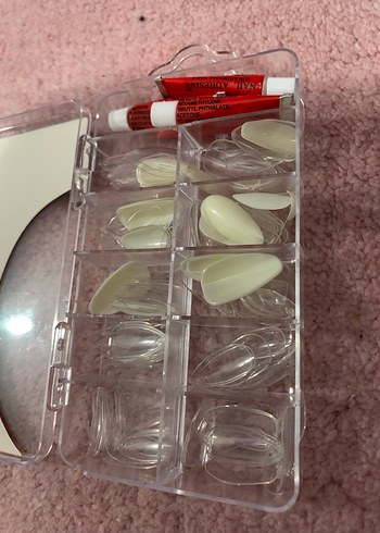 Beyaz Takma Tırnak Seti ve Yapıştırıcı - Görsel 2