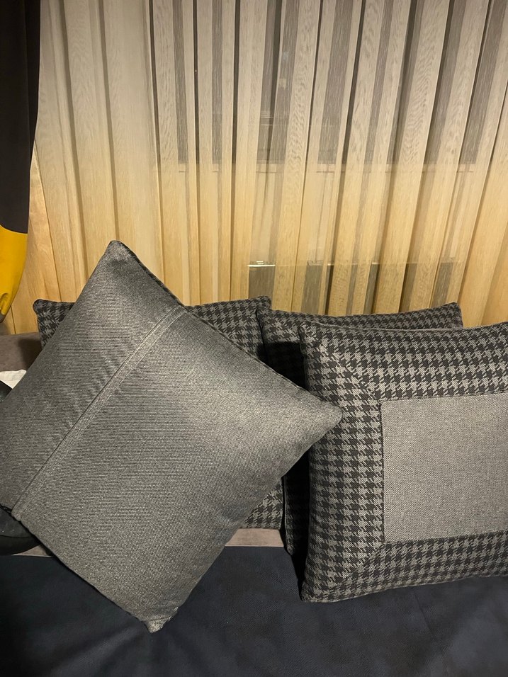 Gri Ekose Desenli Modern Dekoratif Yastık - Görsel 2