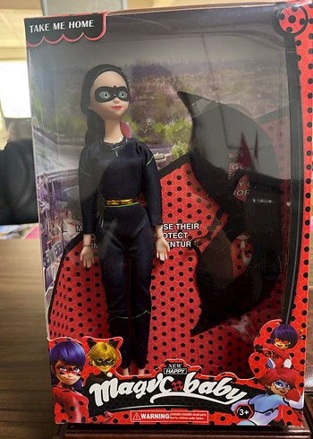 Siyah Maskeli Aksiyon Figürü