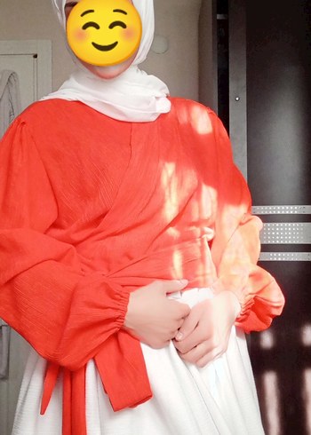 kruvaza gömlek ve pileli etek - Görsel 3