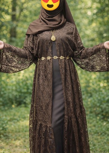 Dantel Detaylı Uzun Kahverengi Tesettür Elbise ikili takım  - Görsel 5