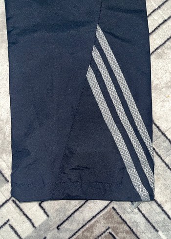 ADİDAS Pembe Detaylı Siyah Kadın Eşofman Altı - Görsel 3