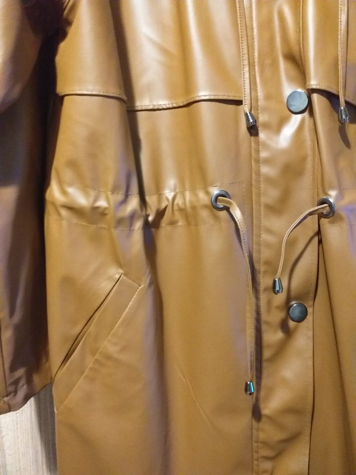 Kahverengi Uzun Deri Kadın Yağmurluk - Görsel 4