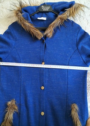 Kürk Detaylı Mavi Uzun Örgü Kadın Kaban - Görsel 5