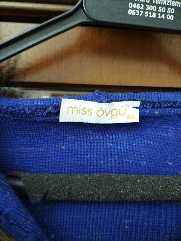 Kürk Detaylı Mavi Uzun Örgü Kadın Kaban - Görsel 4